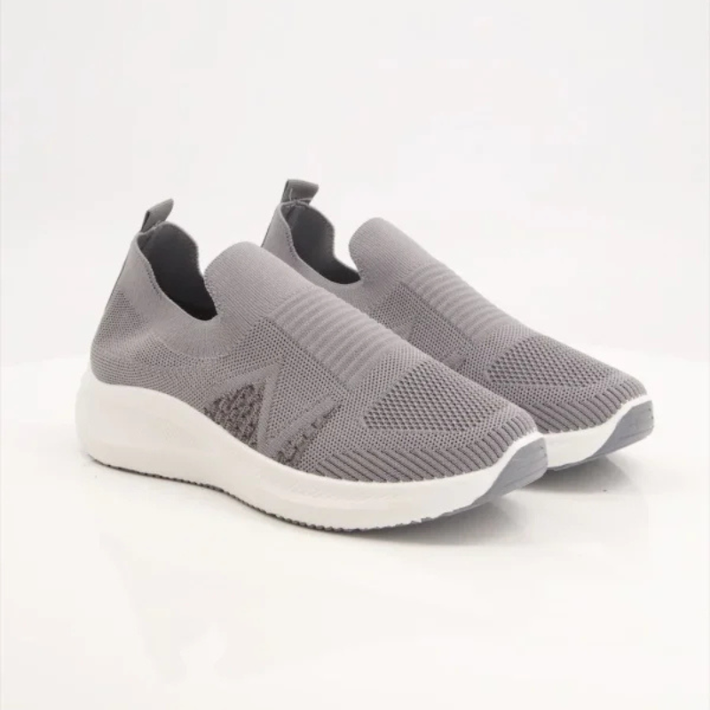 Revorn StrideFlex – Black Slip-On Sneakers for Men