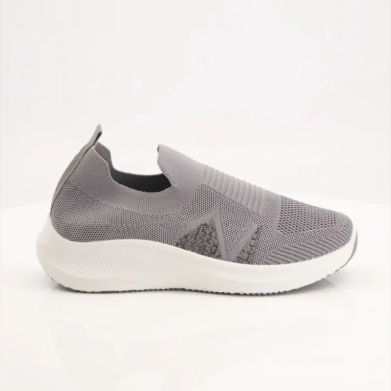 Revorn StrideFlex – Black Slip-On Sneakers for Men