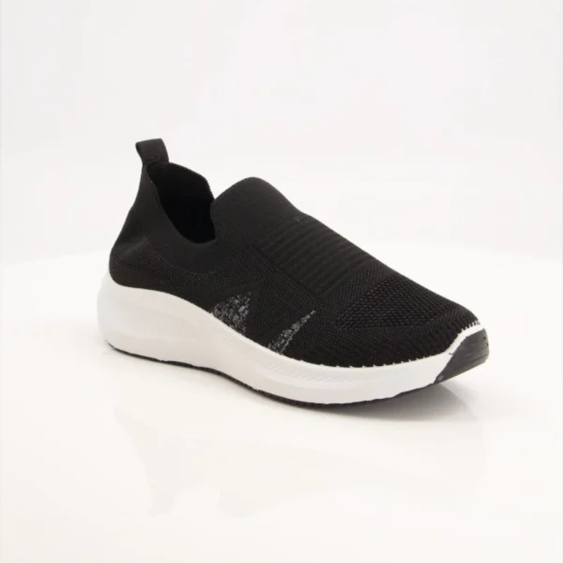 Revorn StrideFlex – Black Slip-On Sneakers for Men